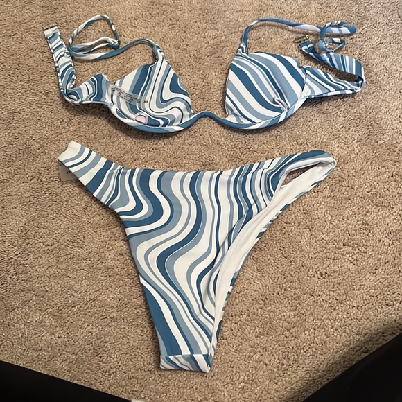 blue and white bikini set, NEVER WORN, size XS. - Picture 2 of 2
